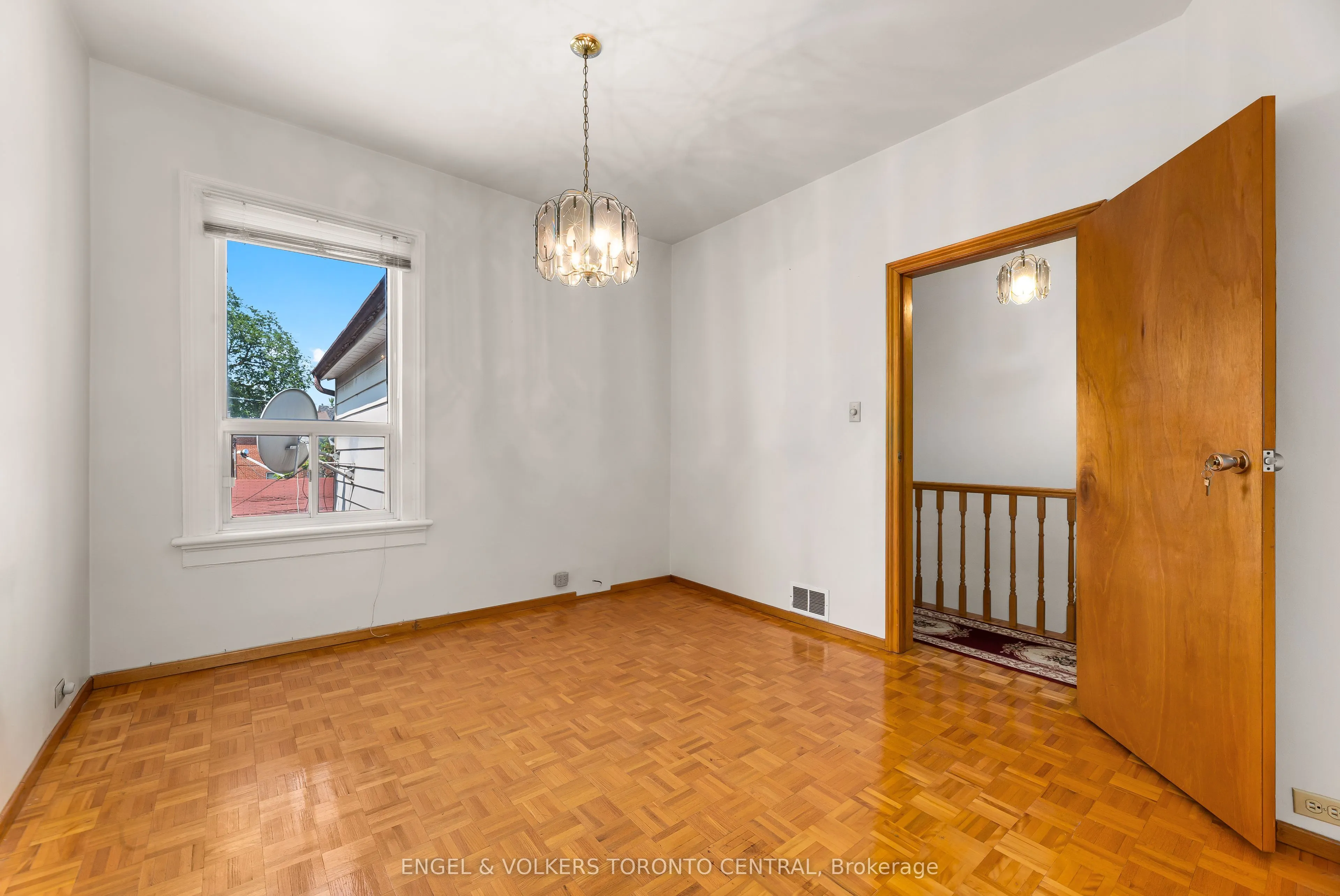 8 Brookfield Street