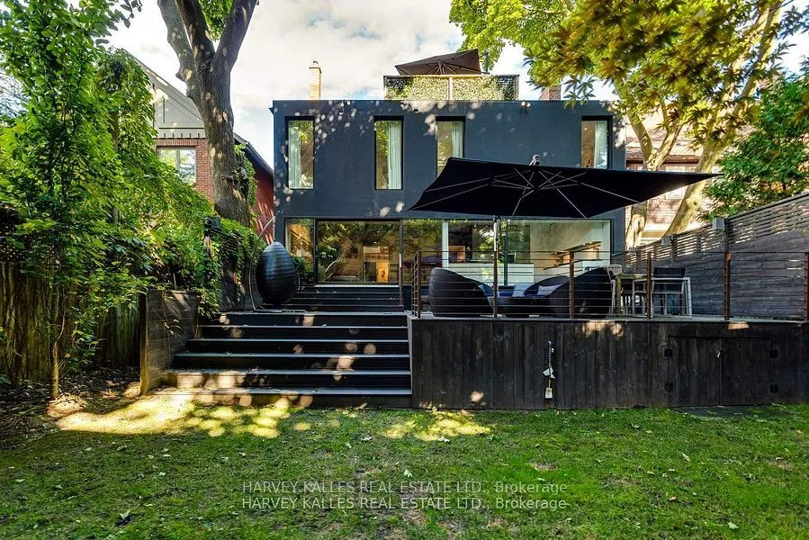 11 Shorncliffe Avenue