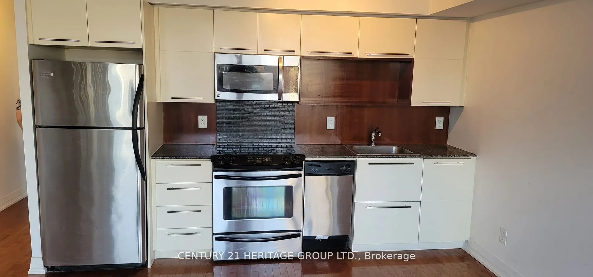 25 Carlton Street, #1402