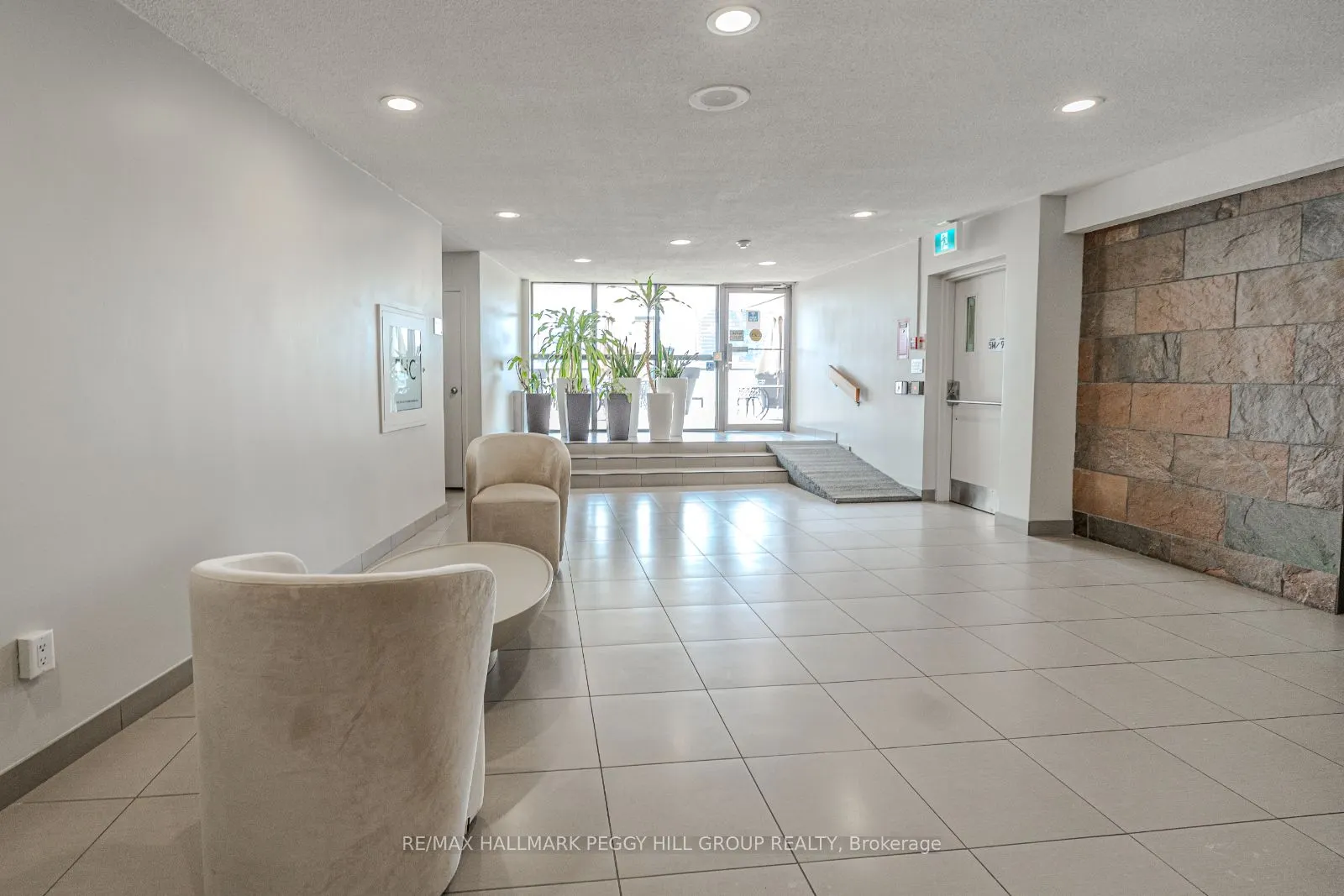 80 Front Street E, #824