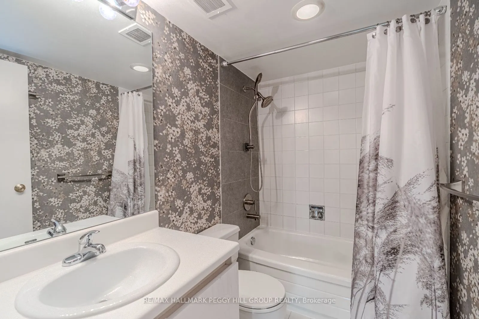 80 Front Street E, #824