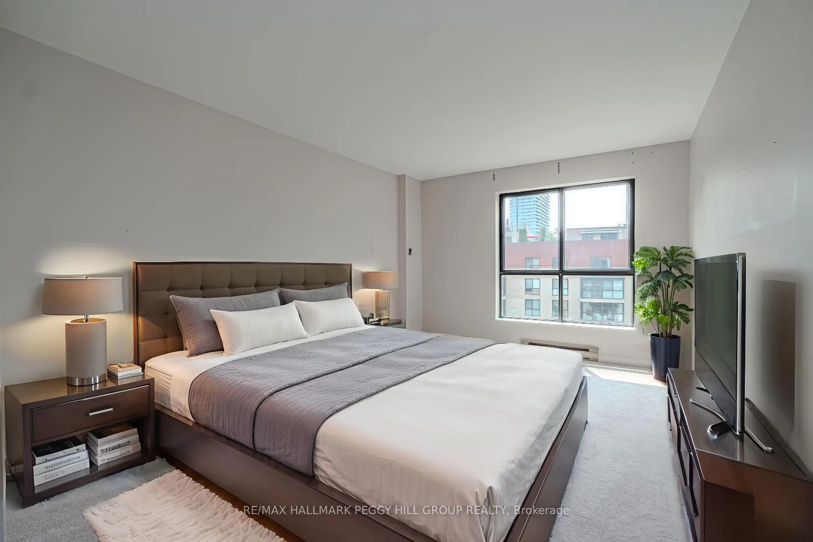 80 Front Street E, #824