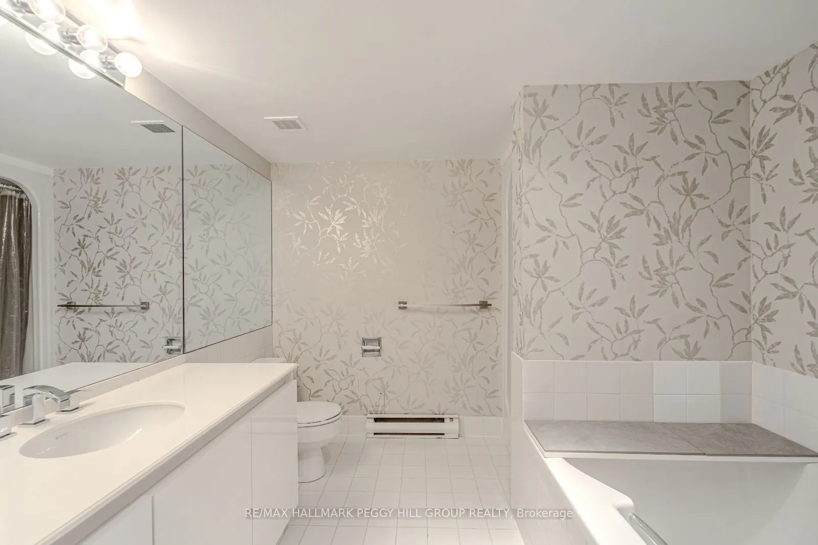 80 Front Street E, #824