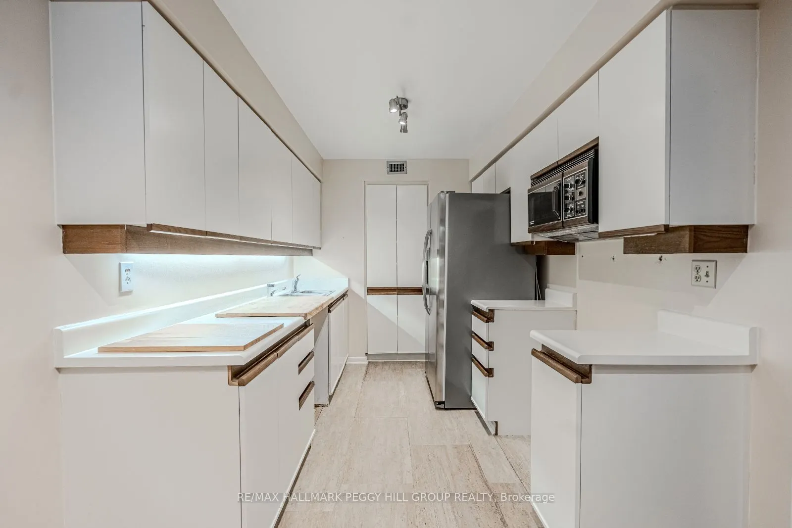 80 Front Street E, #824