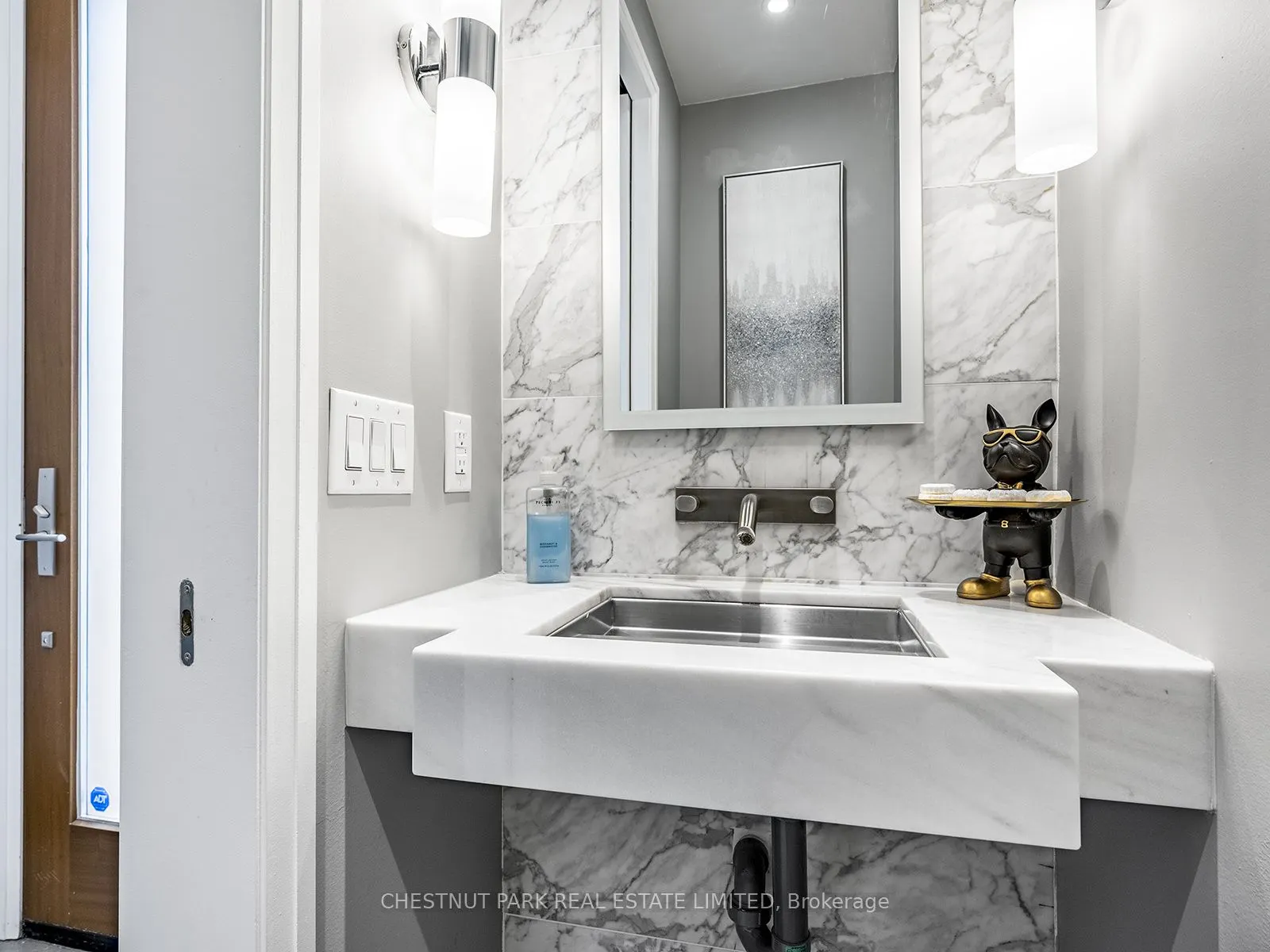 1074 Bay Street, #11