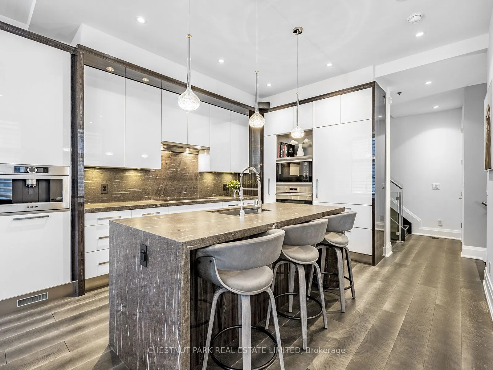 1074 Bay Street, #11