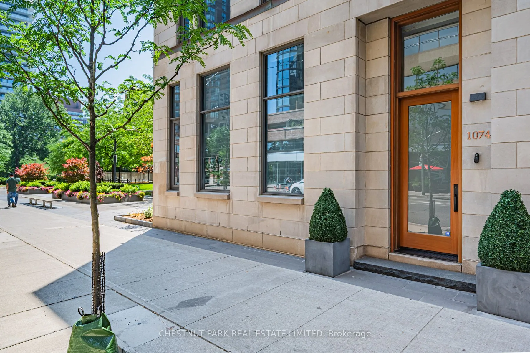 1074 Bay Street, #11
