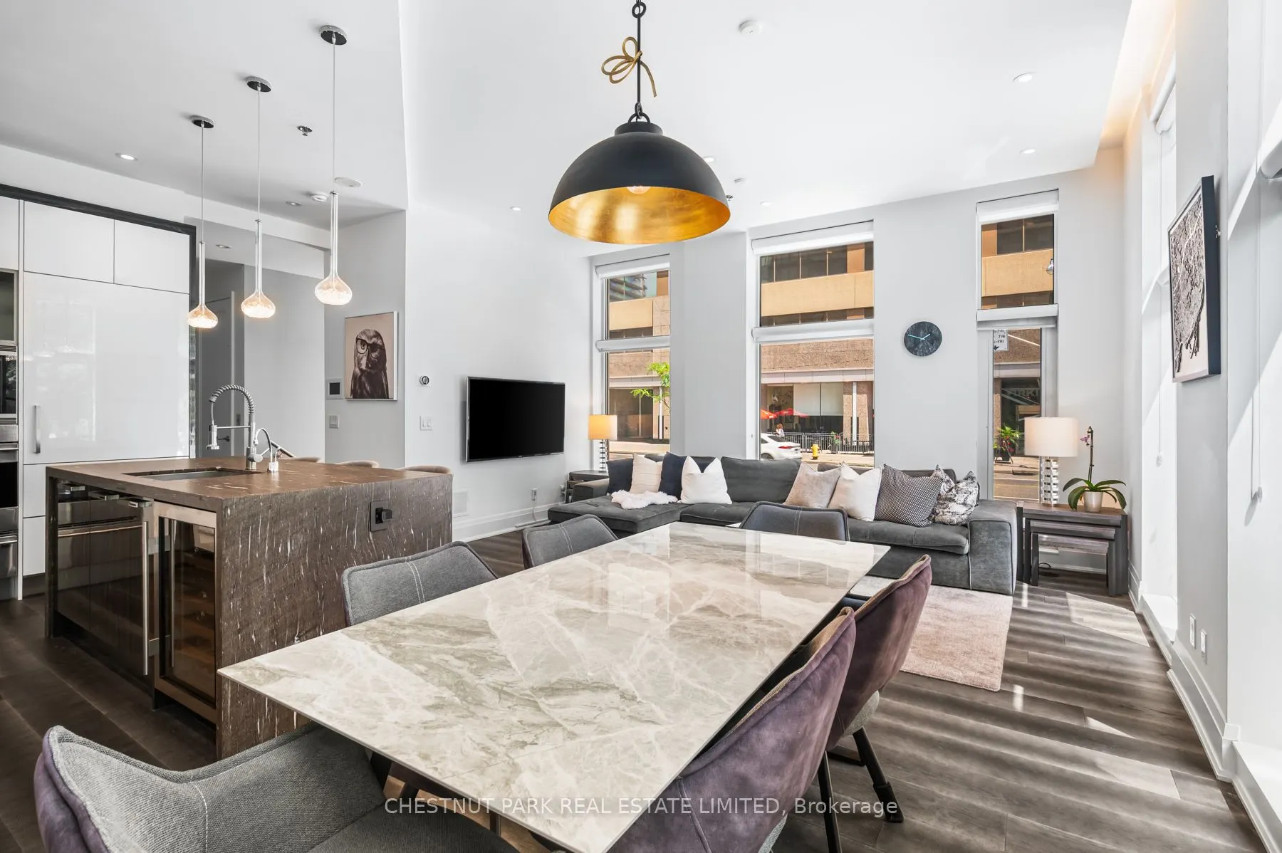 1074 Bay Street, #11