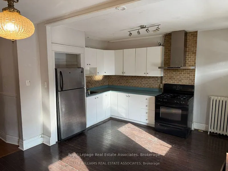 497 Bloor Street W, #16(3rd)