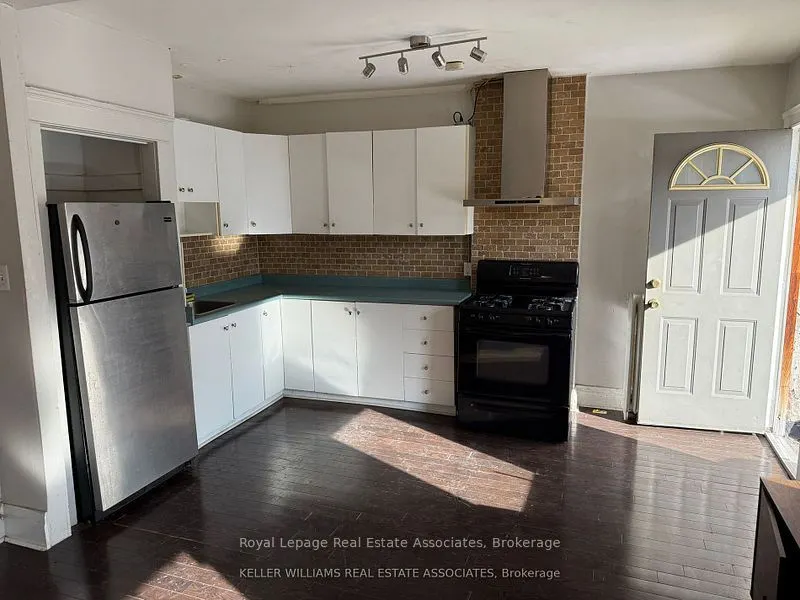 497 Bloor Street W, #16(3rd)