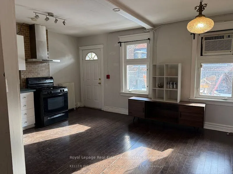 497 Bloor Street W, #16(3rd)