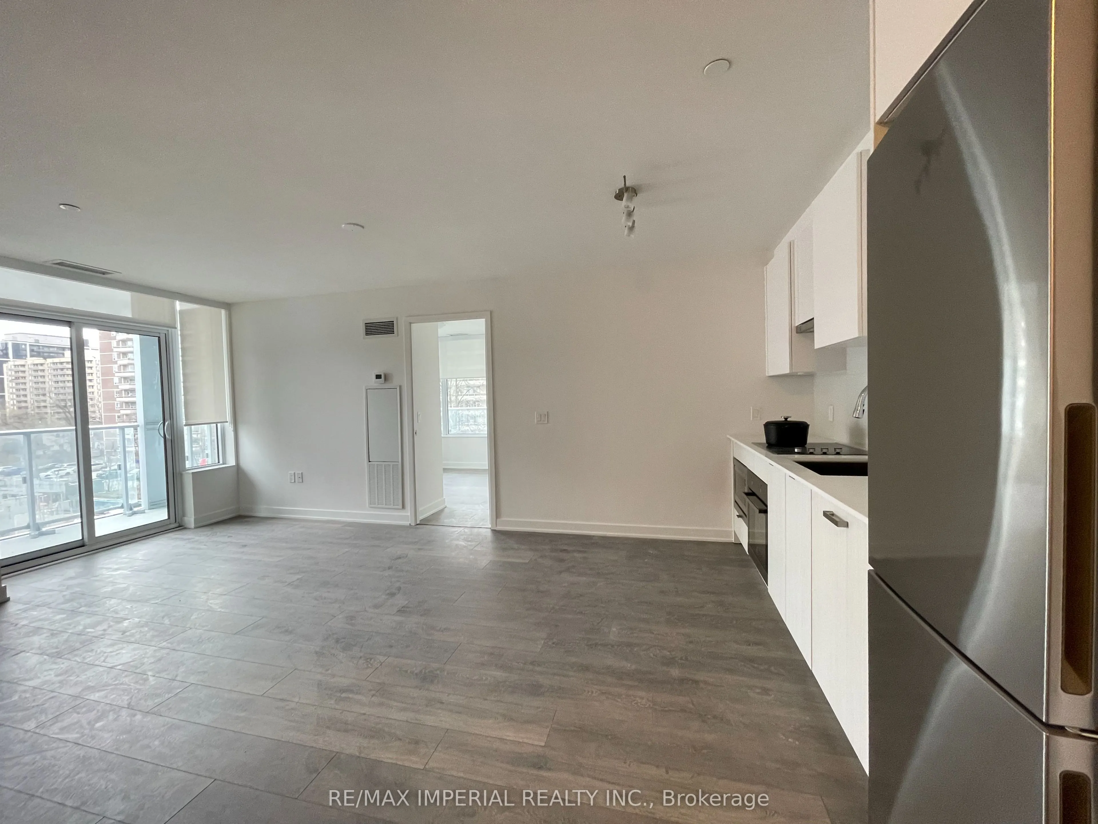 195 Redpath Avenue, #404