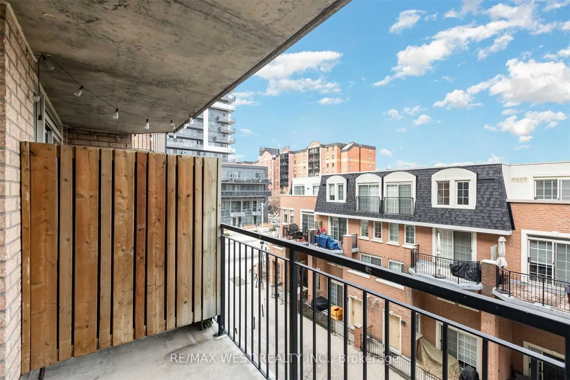 1000 King Street W, #420