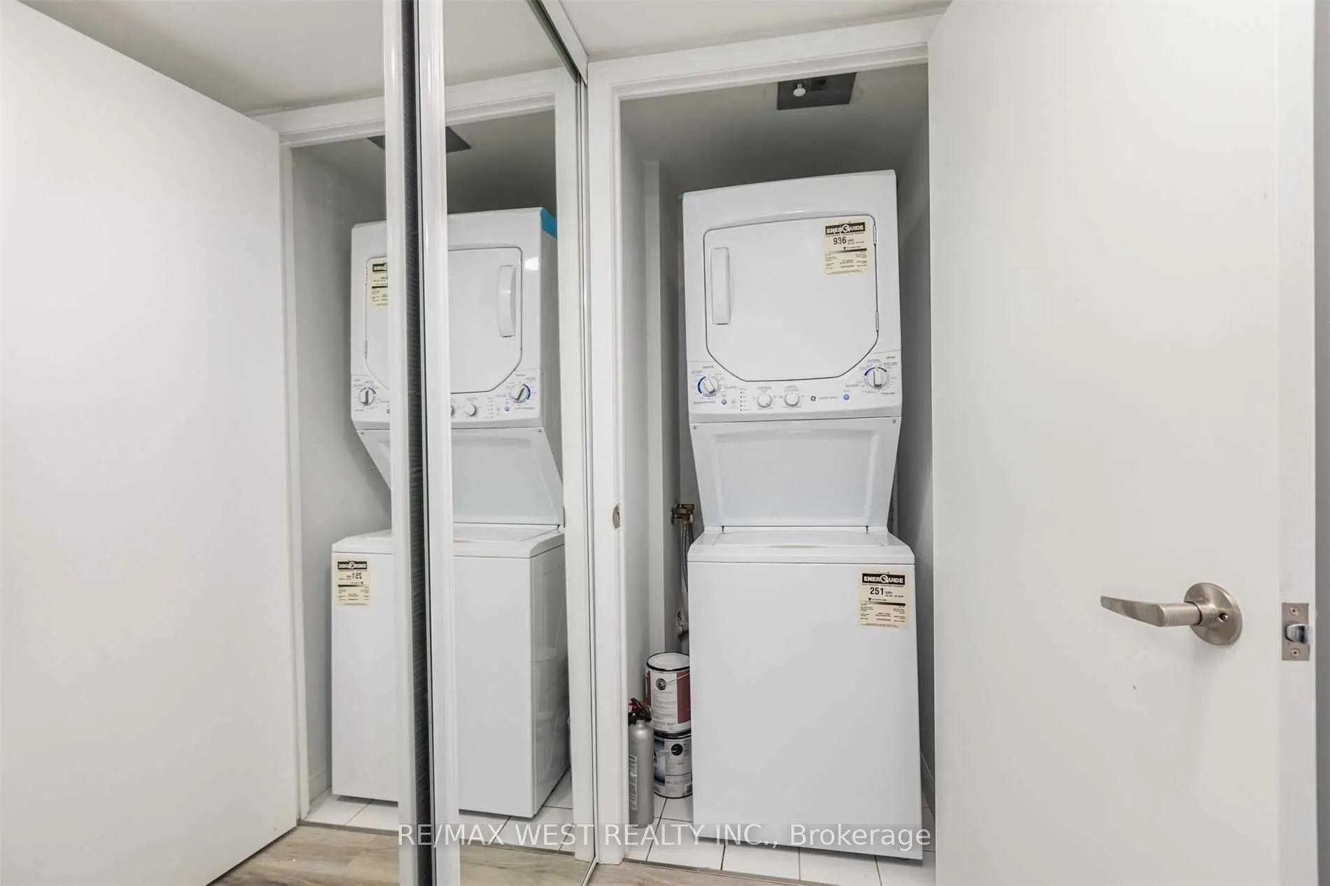 1000 King Street W, #420