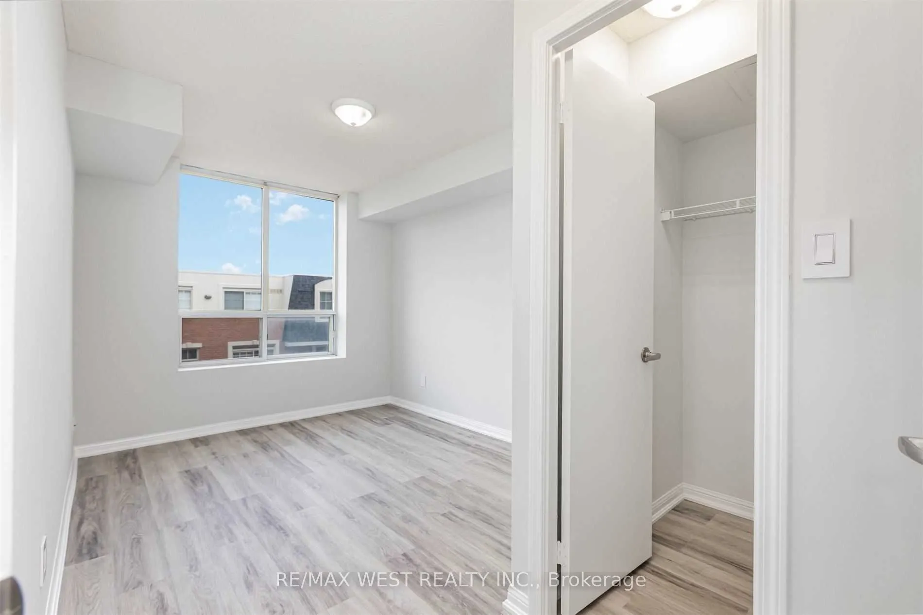1000 King Street W, #420