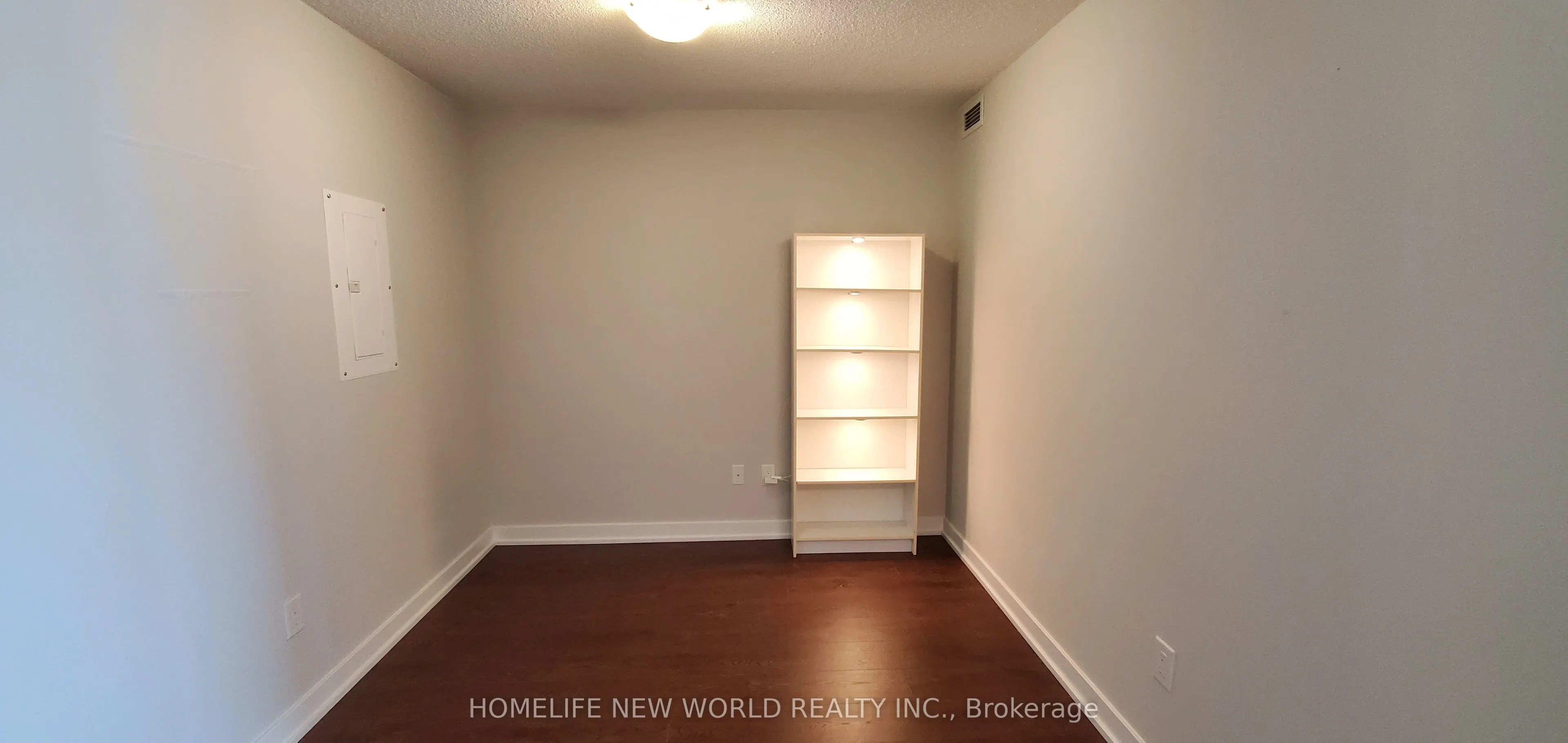 121 Mcmahon Drive, #811
