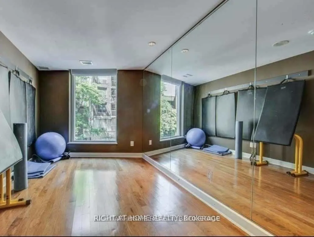 8 Scollard Street, #1109
