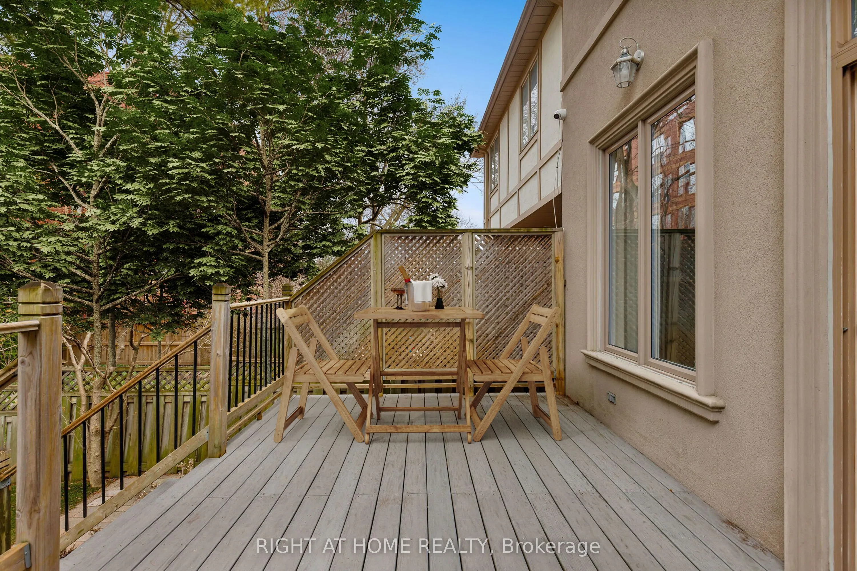 8 Rutherglen Road