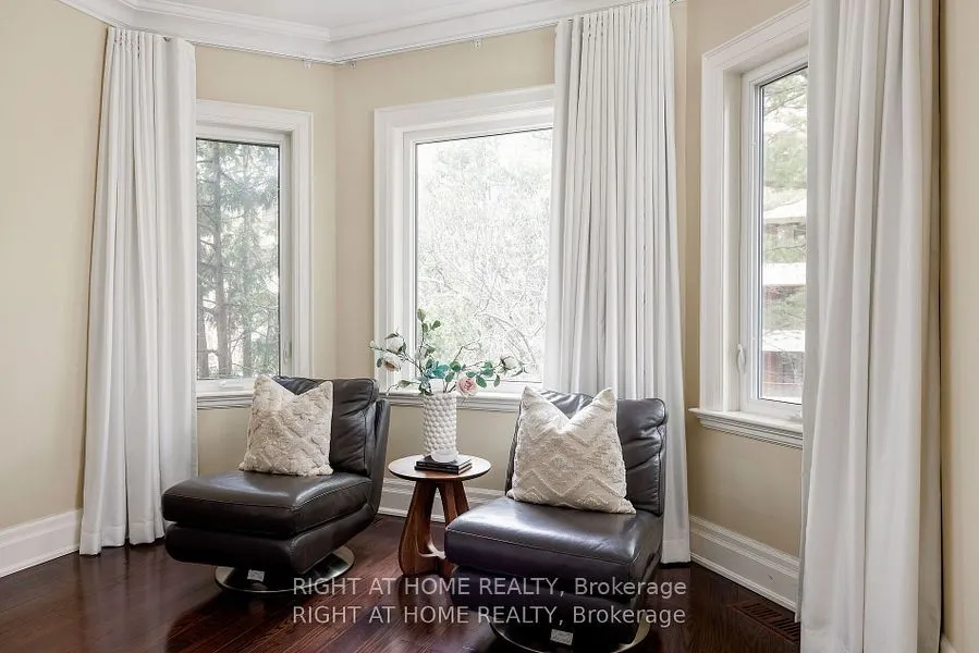 8 Rutherglen Road