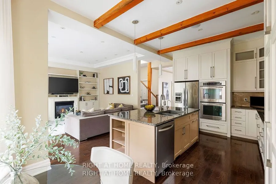 8 Rutherglen Road