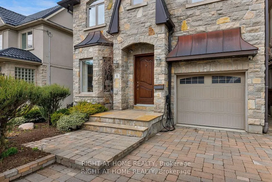 8 Rutherglen Road