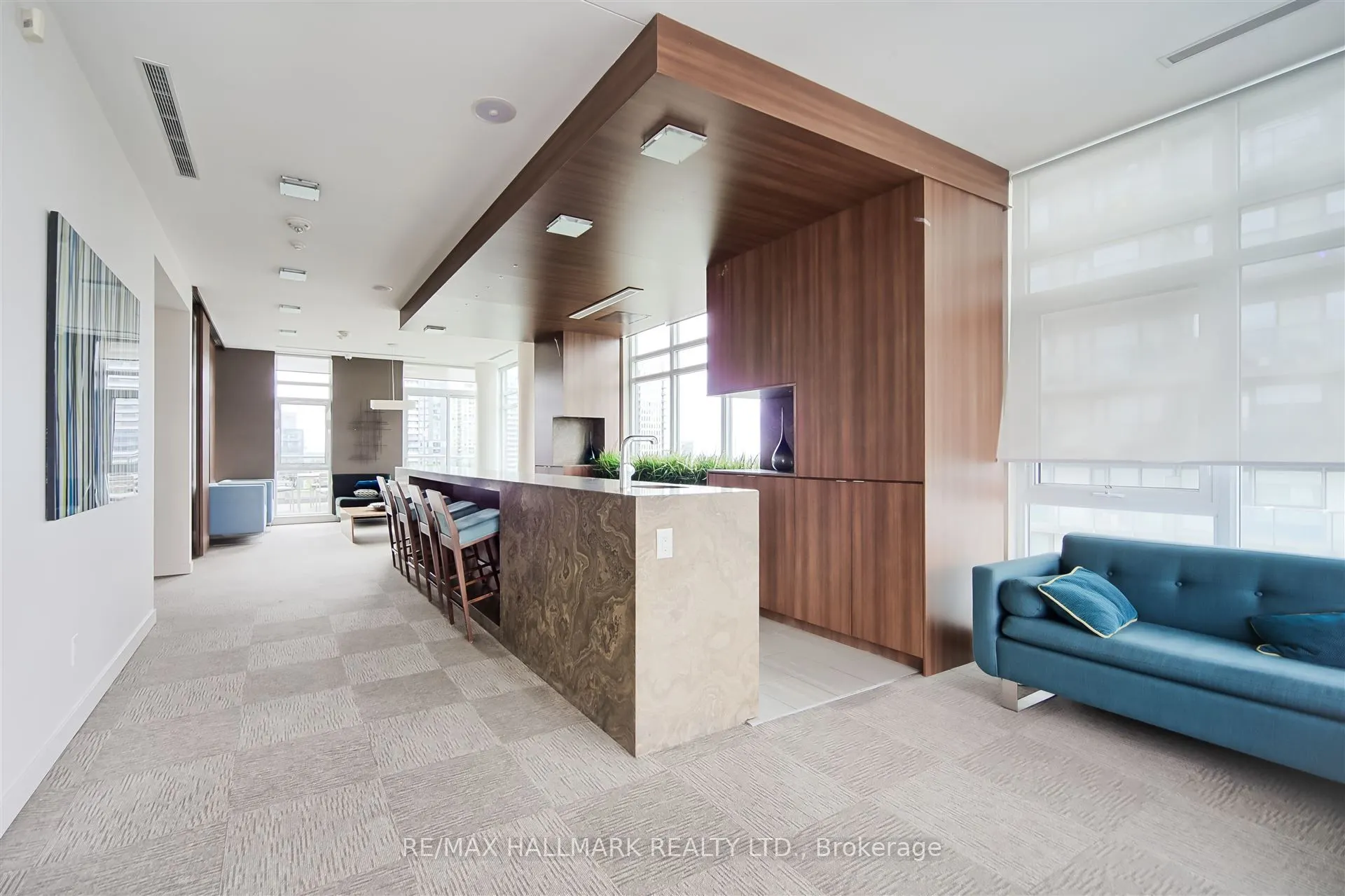 260 Sackville Street, #714
