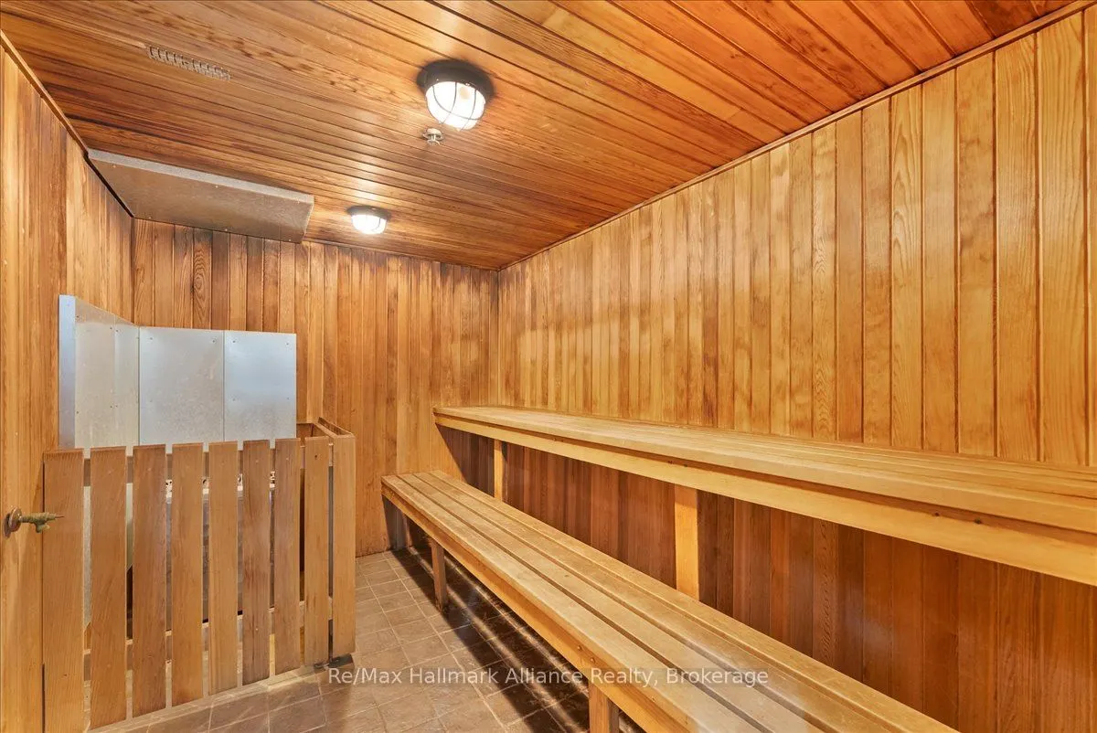 1369 Bloor Street W, #910