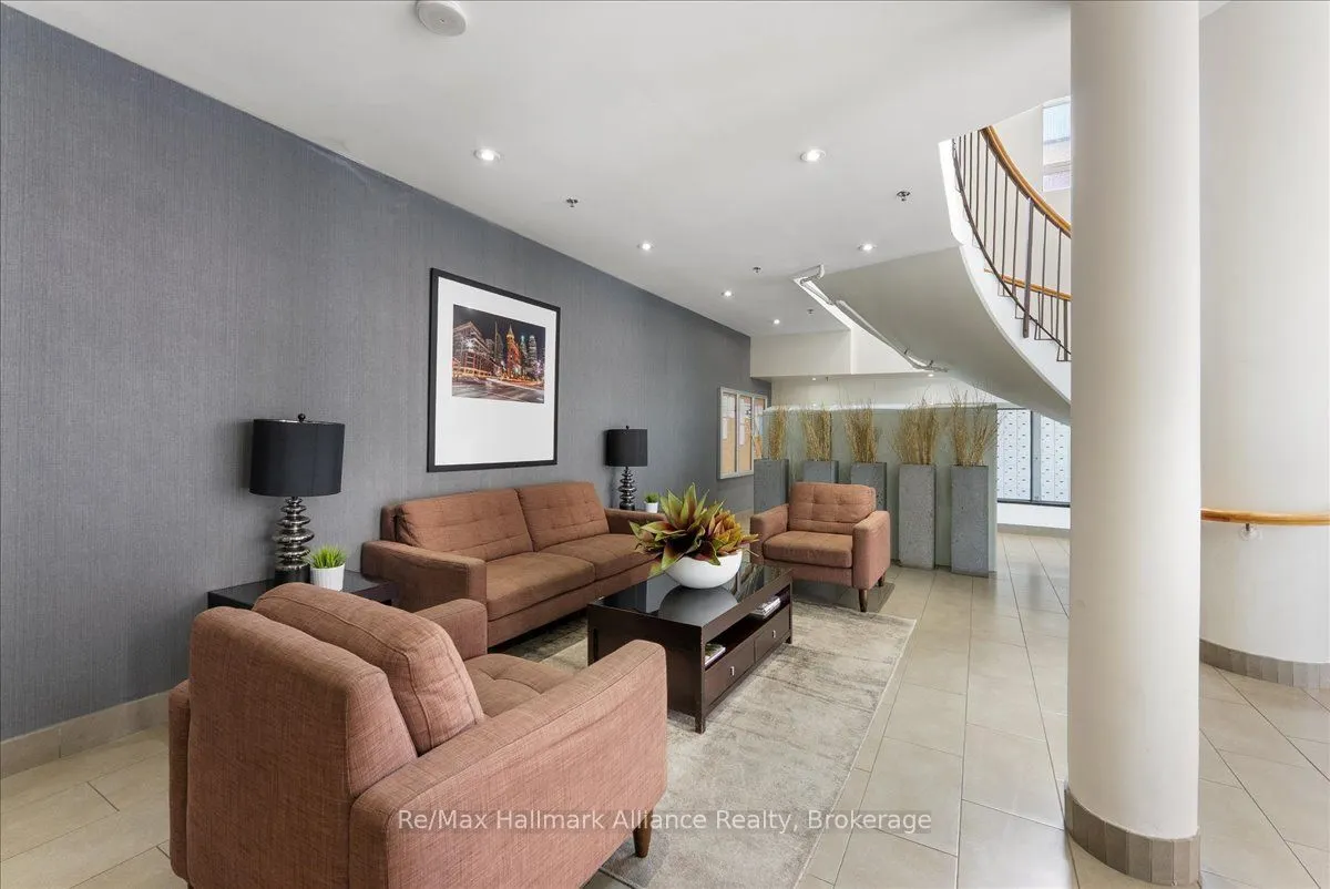 1369 Bloor Street W, #910