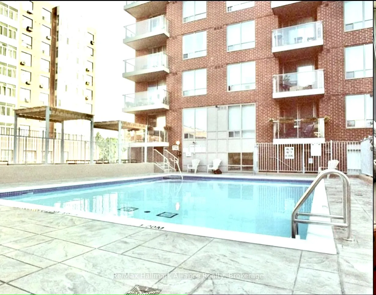 1369 Bloor Street W, #910