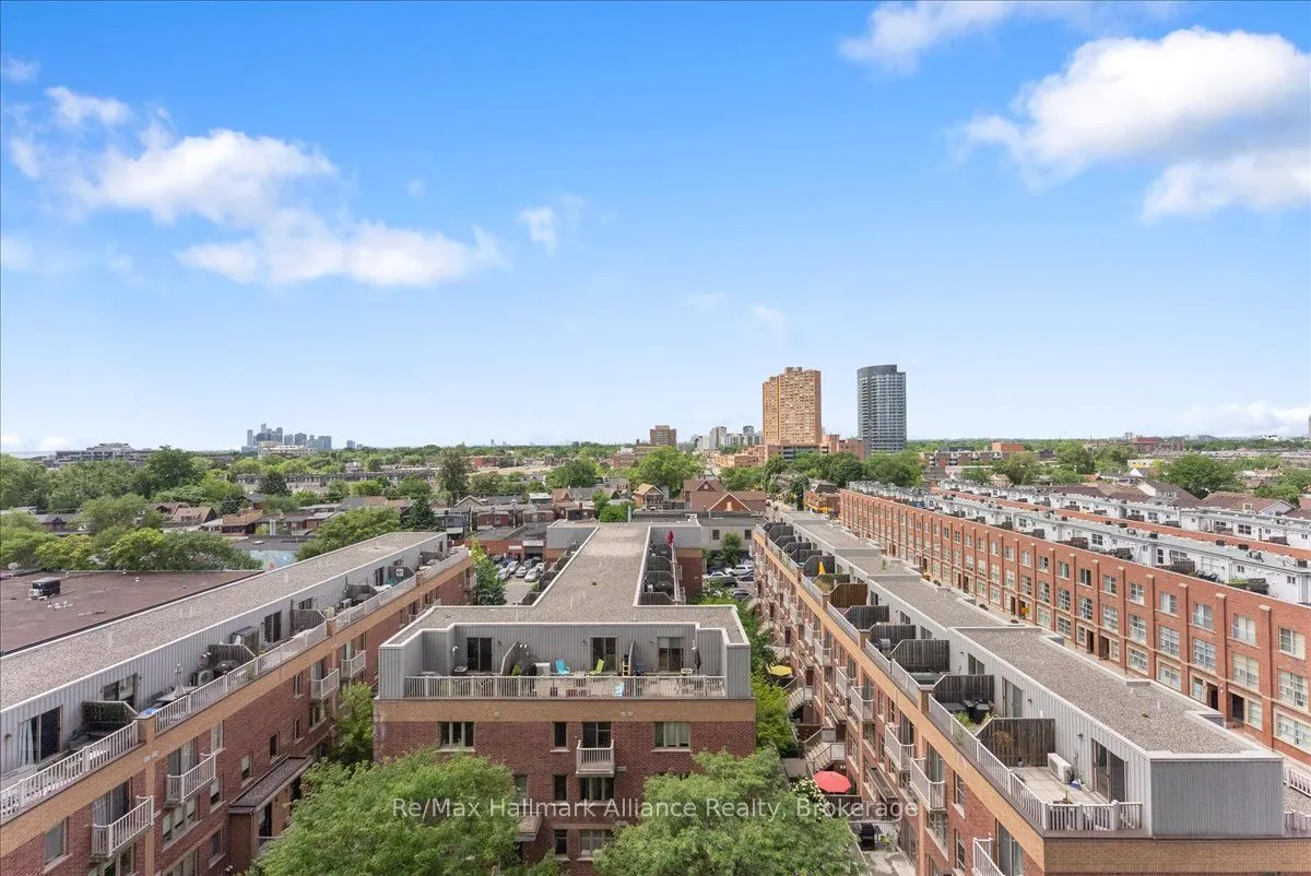 1369 Bloor Street W, #910