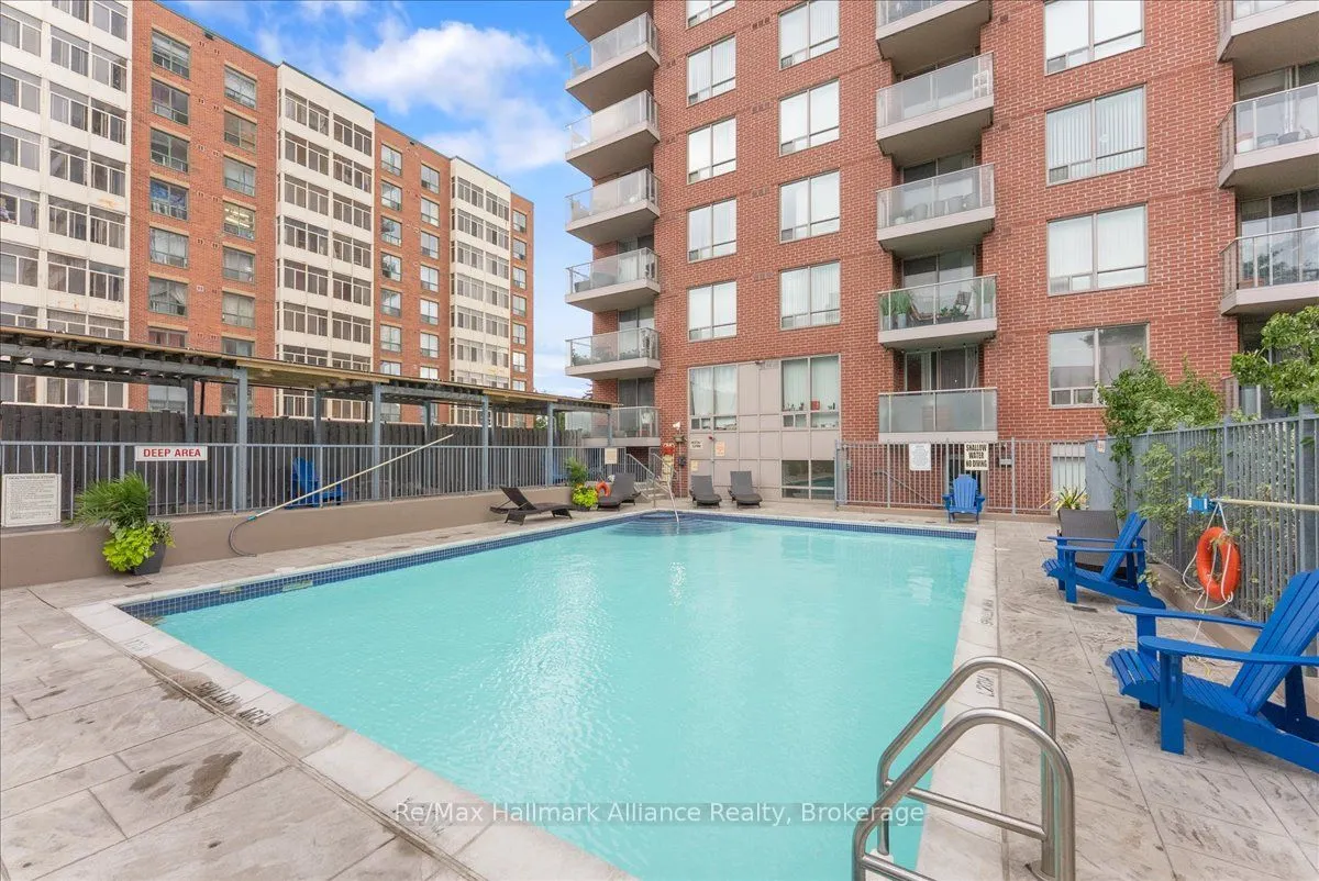 1369 Bloor Street W, #910