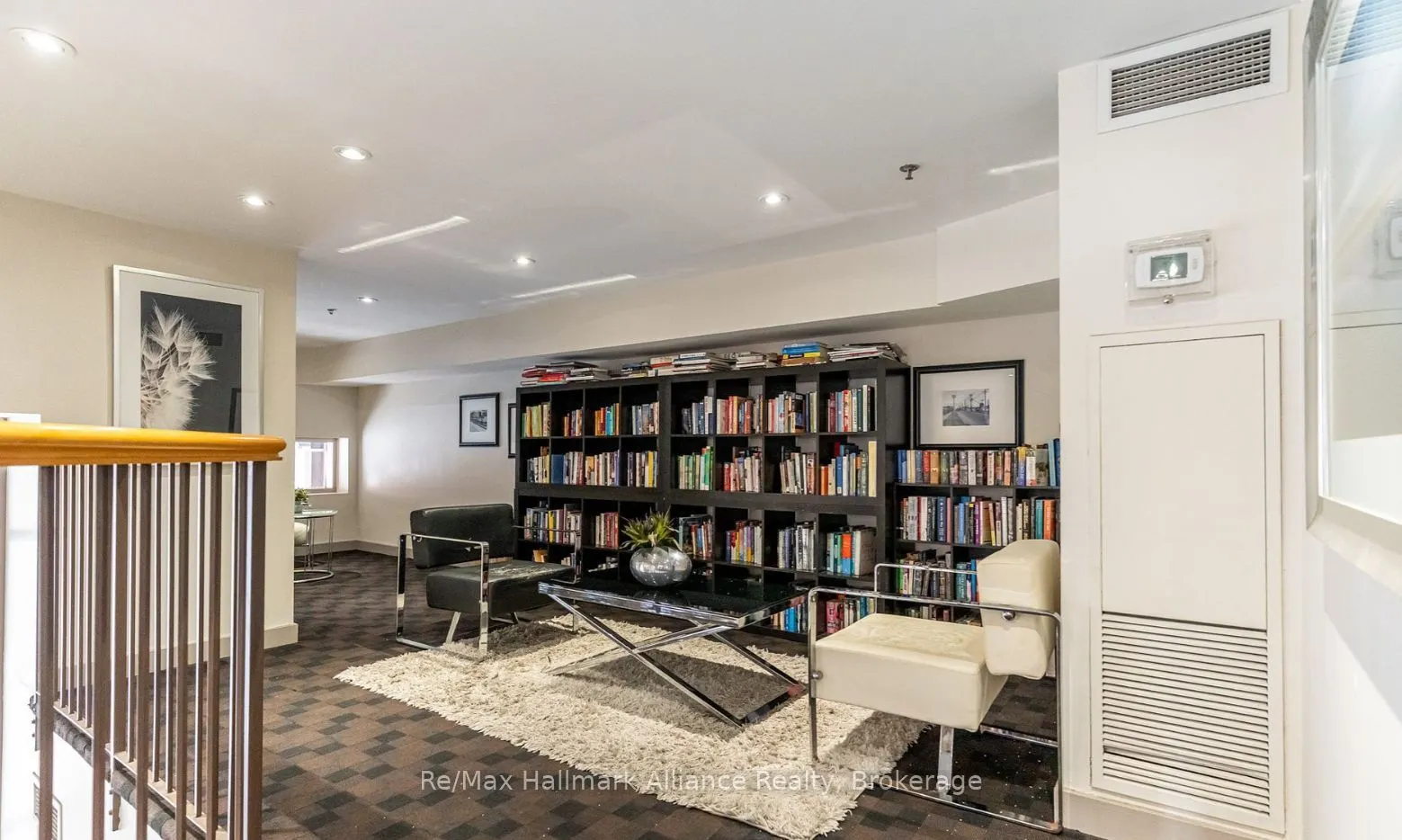 1369 Bloor Street W, #910