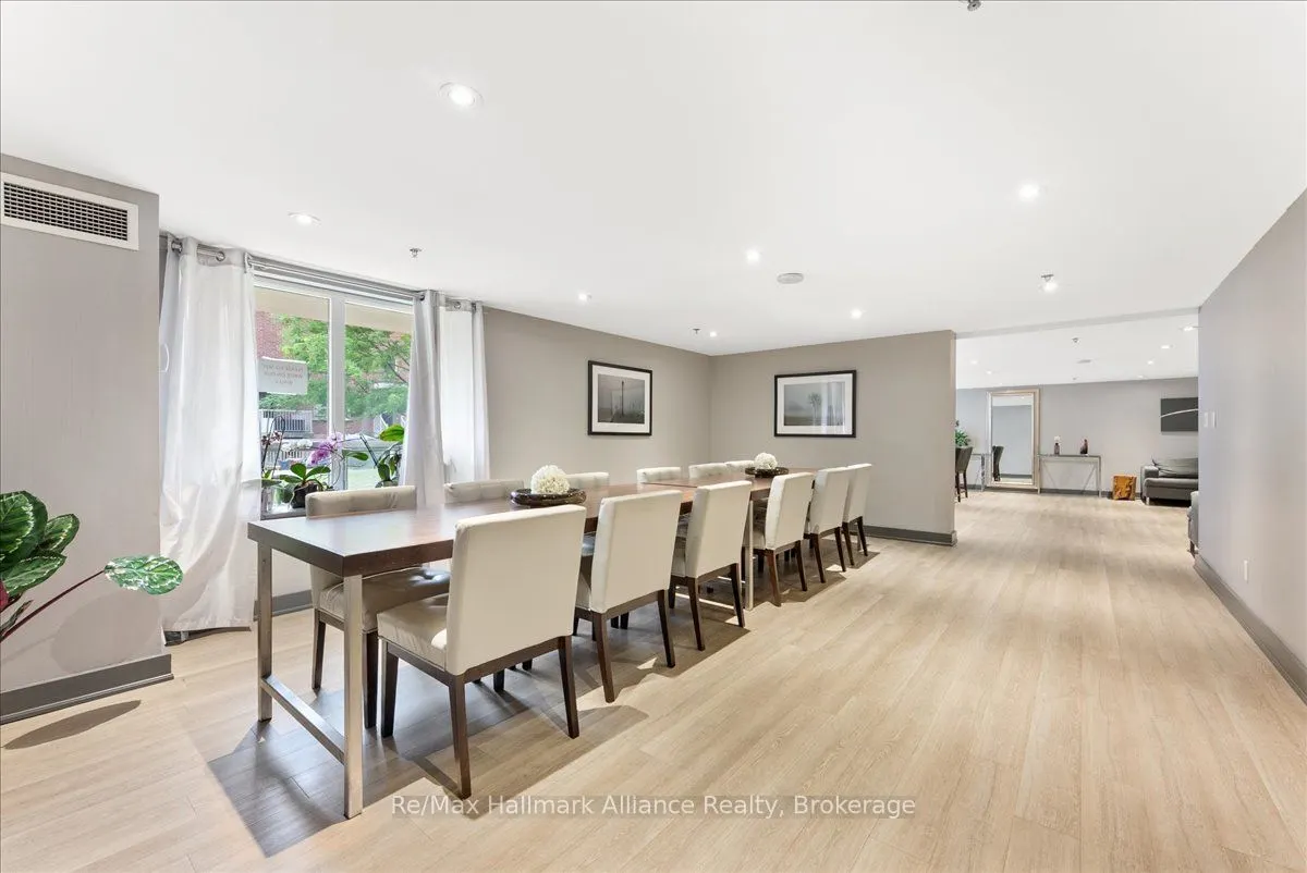 1369 Bloor Street W, #910