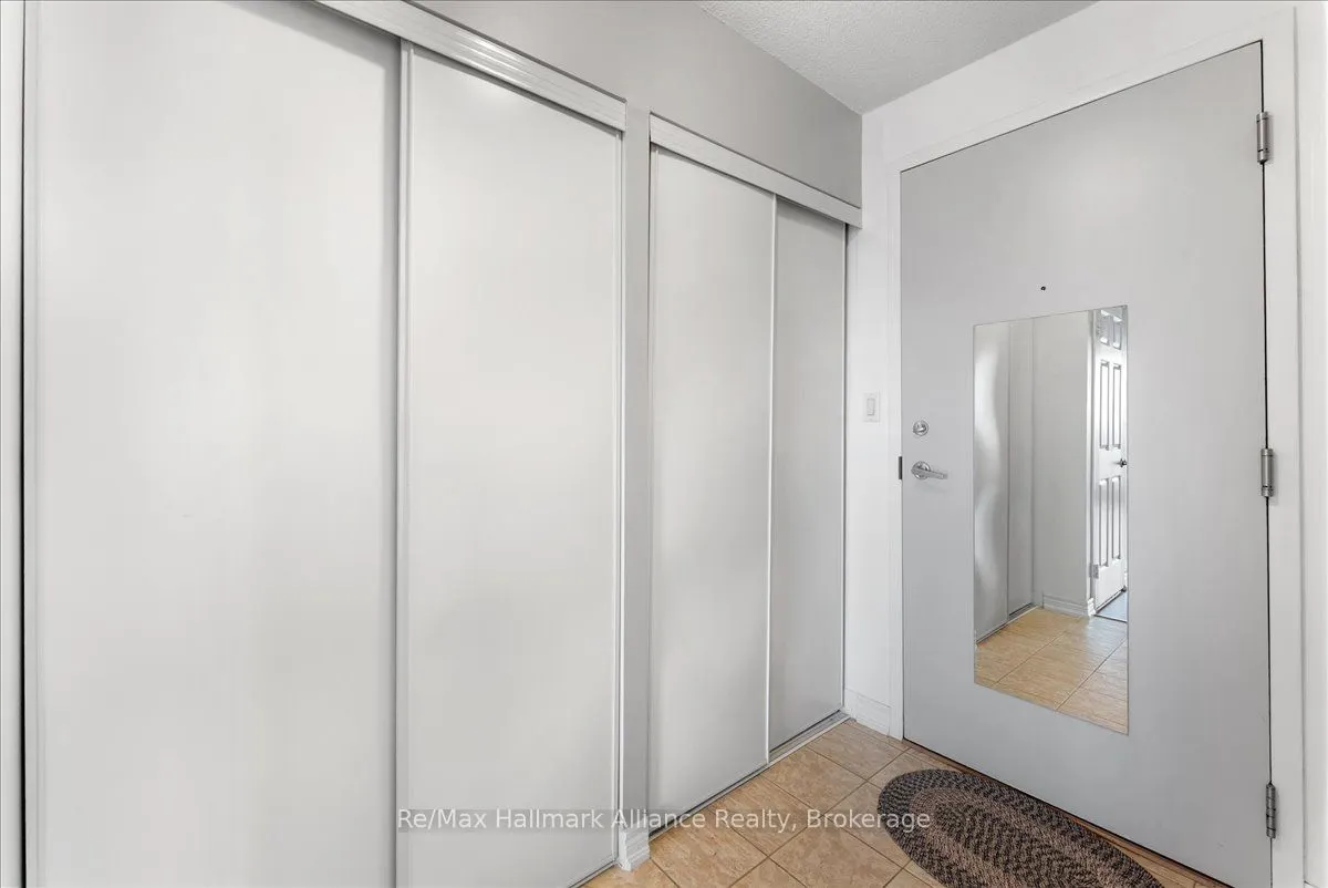 1369 Bloor Street W, #910