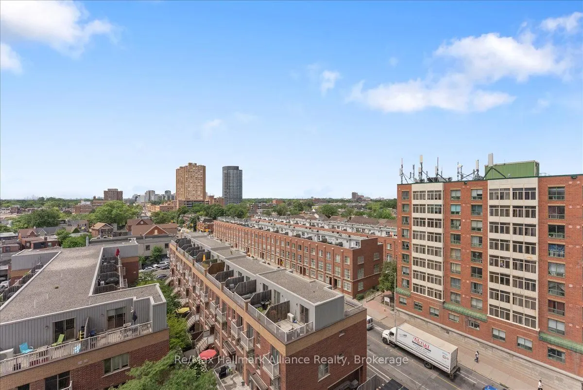 1369 Bloor Street W, #910
