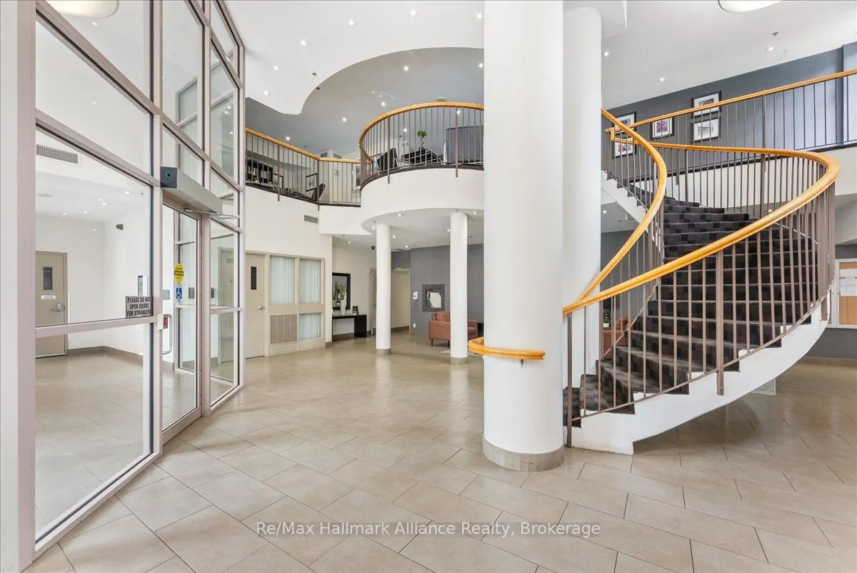 1369 Bloor Street W, #910