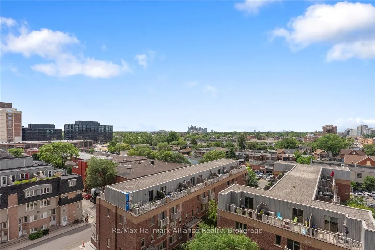 1369 Bloor Street W, #910