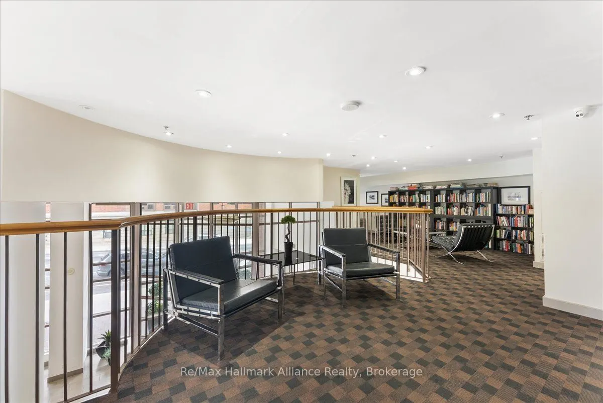 1369 Bloor Street W, #910
