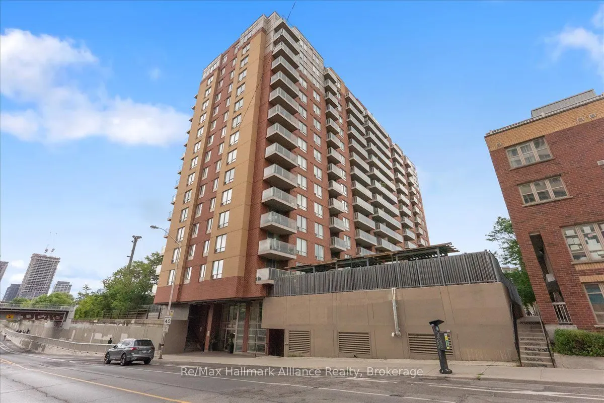 1369 Bloor Street W, #910