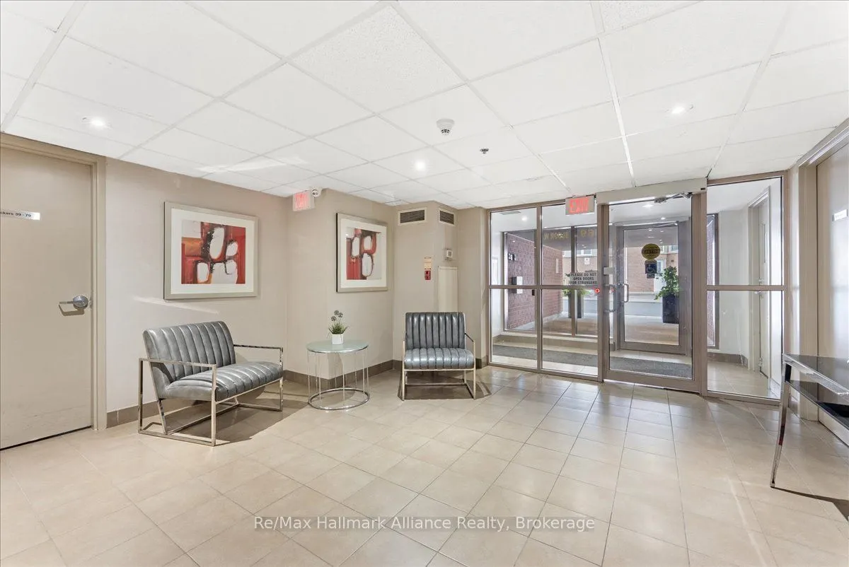1369 Bloor Street W, #910