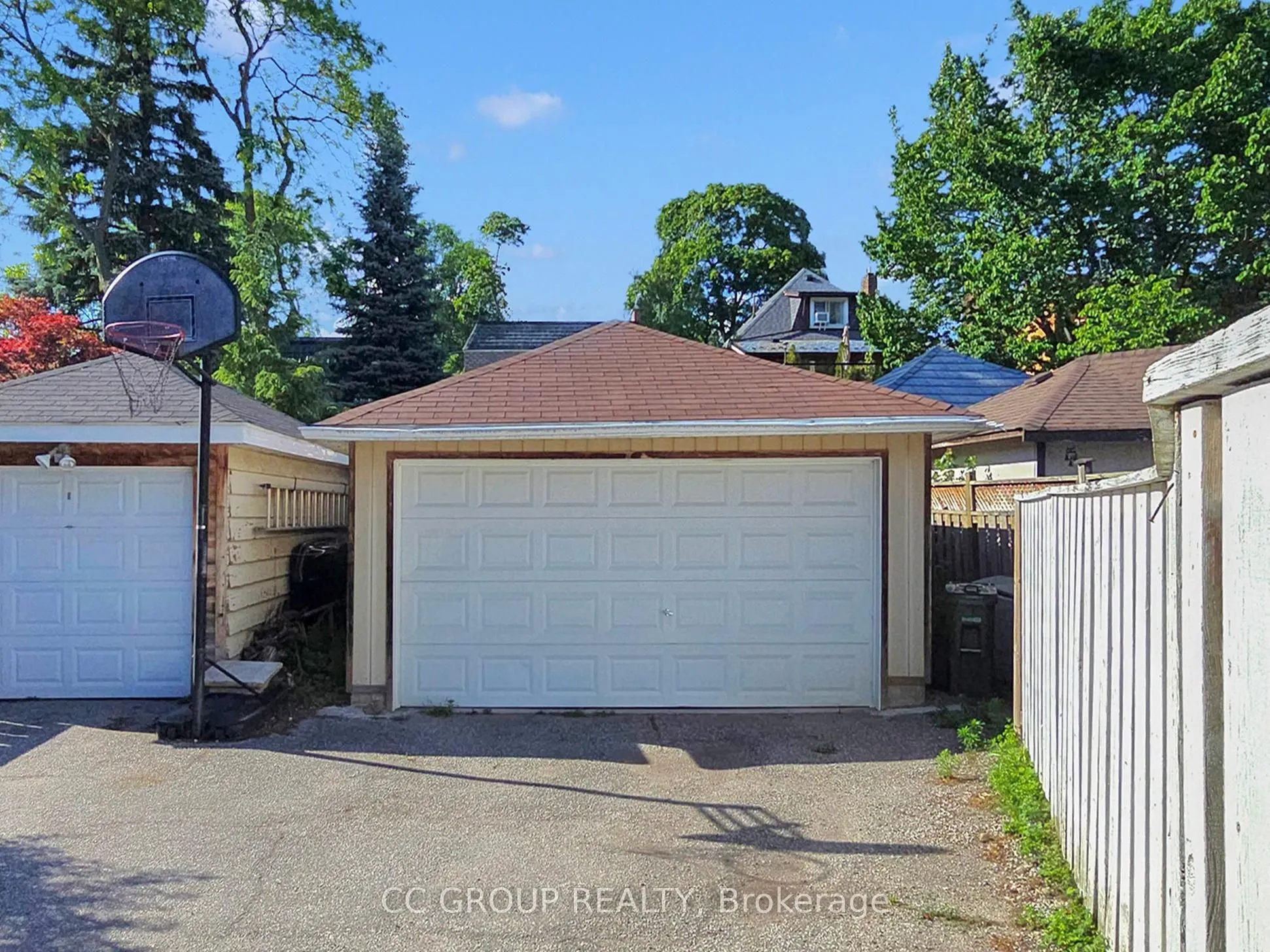 162 St Clair Avenue E