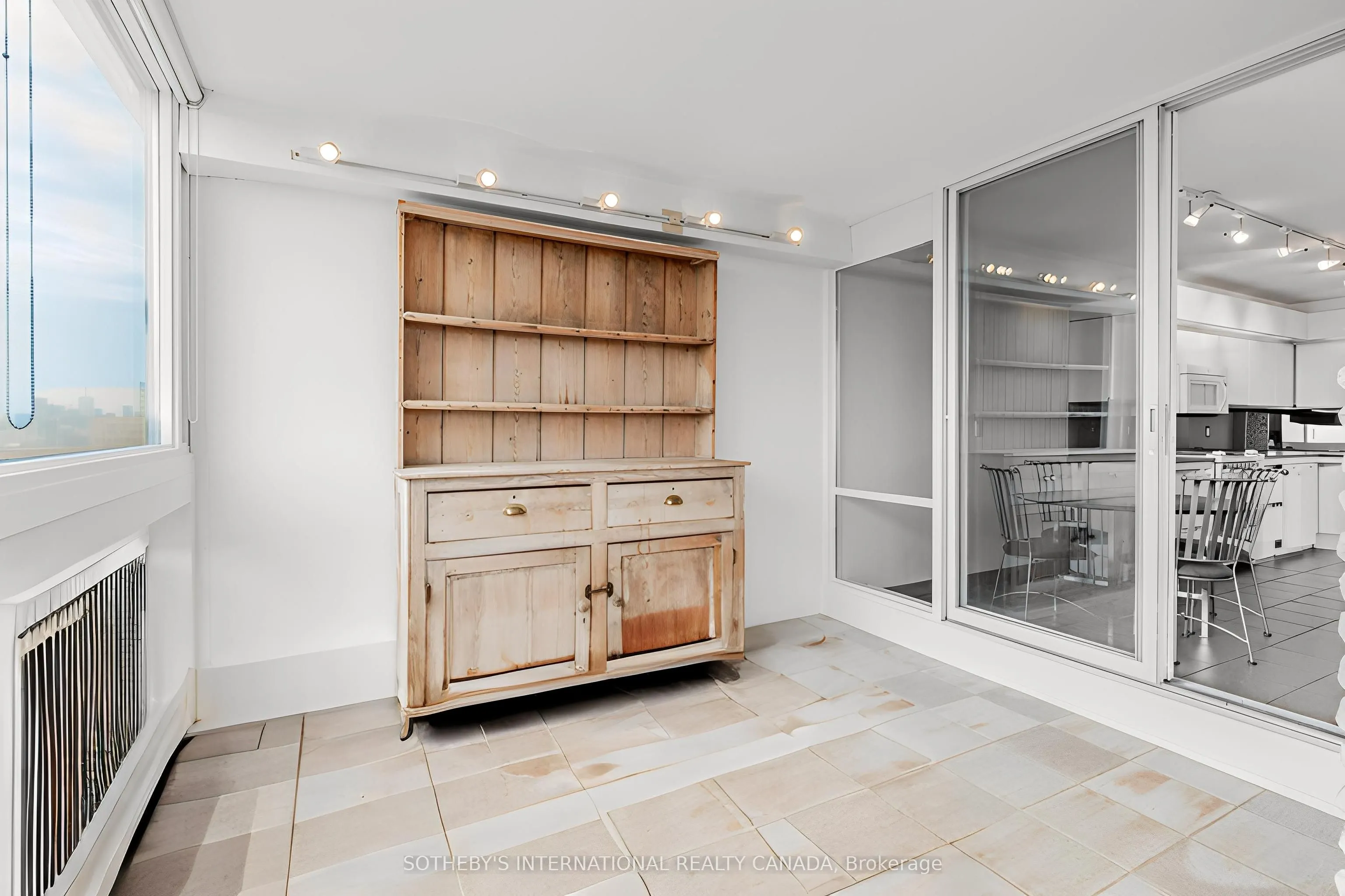 240 Heath Street W, #1403