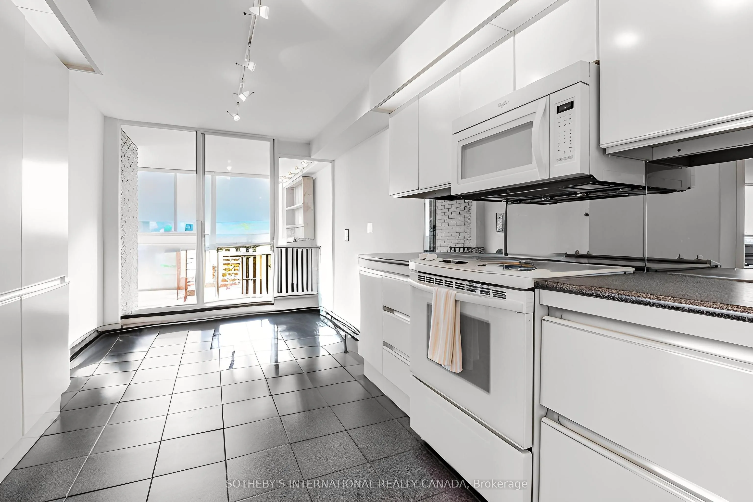 240 Heath Street W, #1403