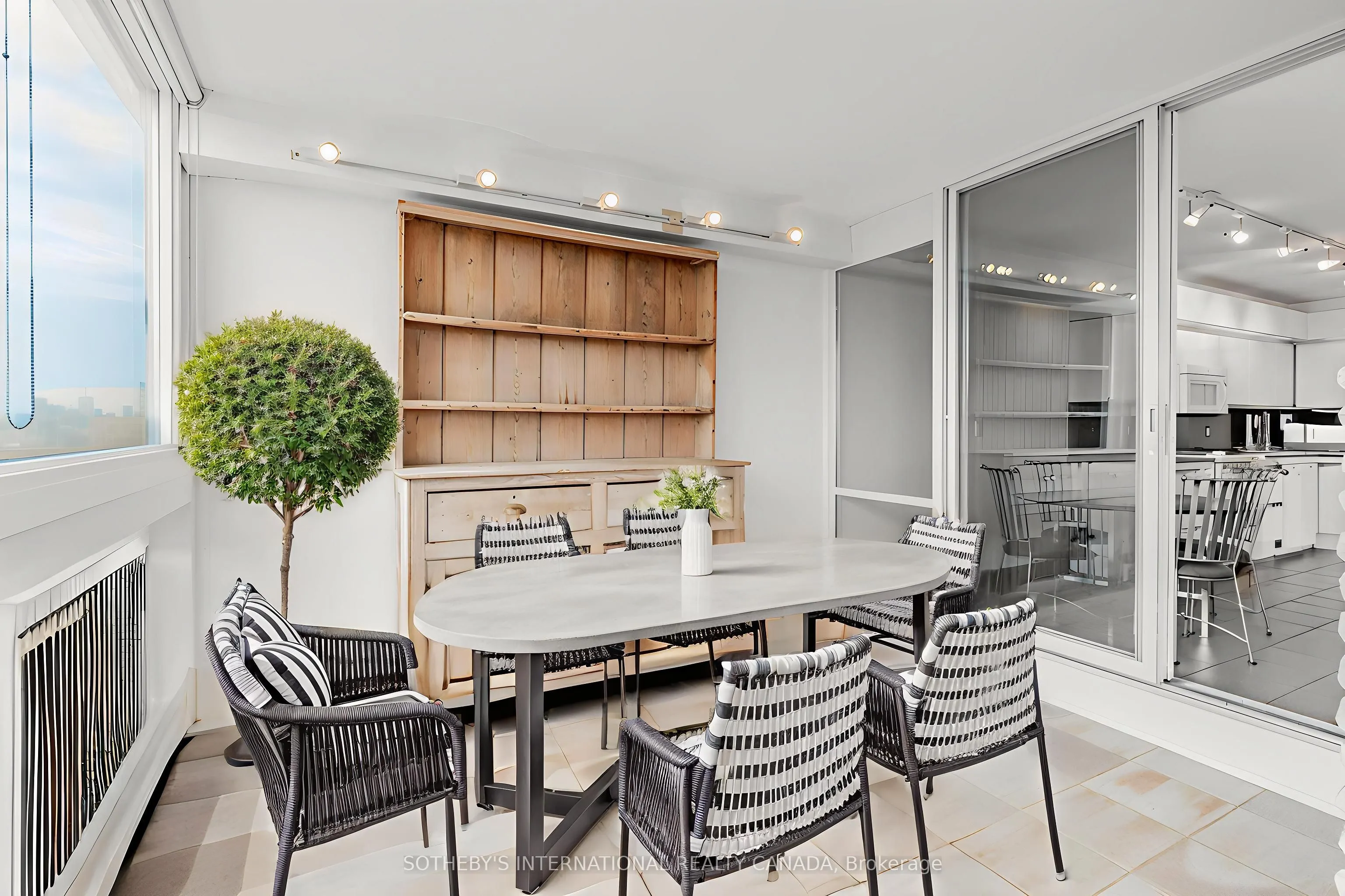 240 Heath Street W, #1403