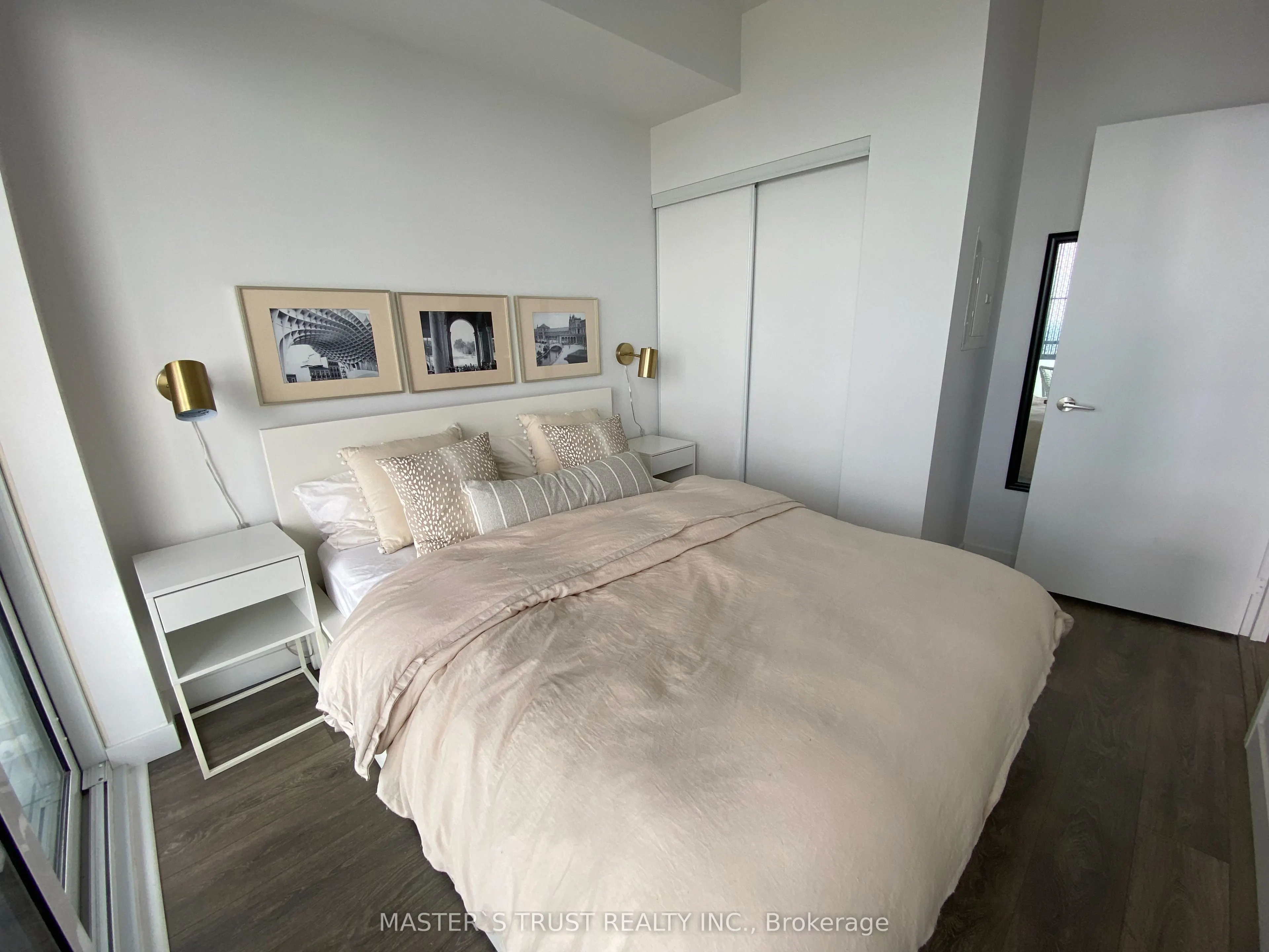 8 Eglinton Avenue E, #5007