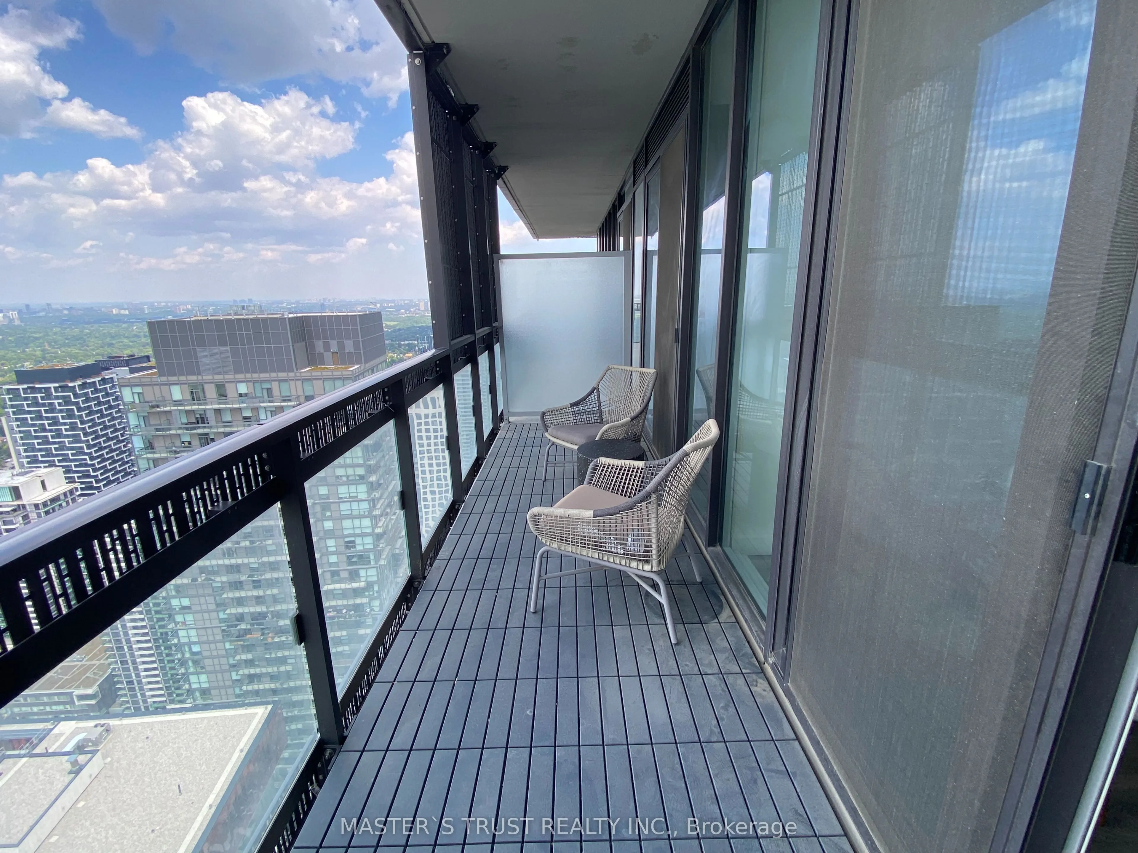 8 Eglinton Avenue E, #5007