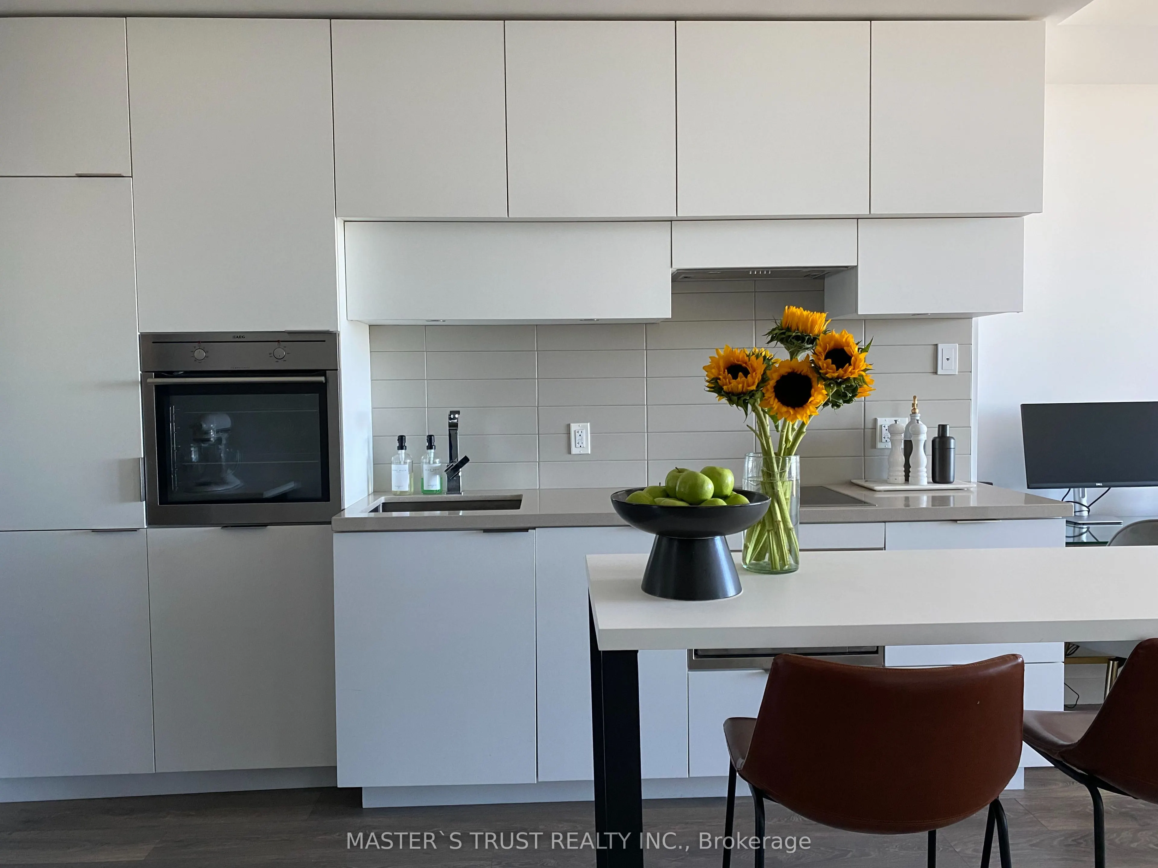 8 Eglinton Avenue E, #5007