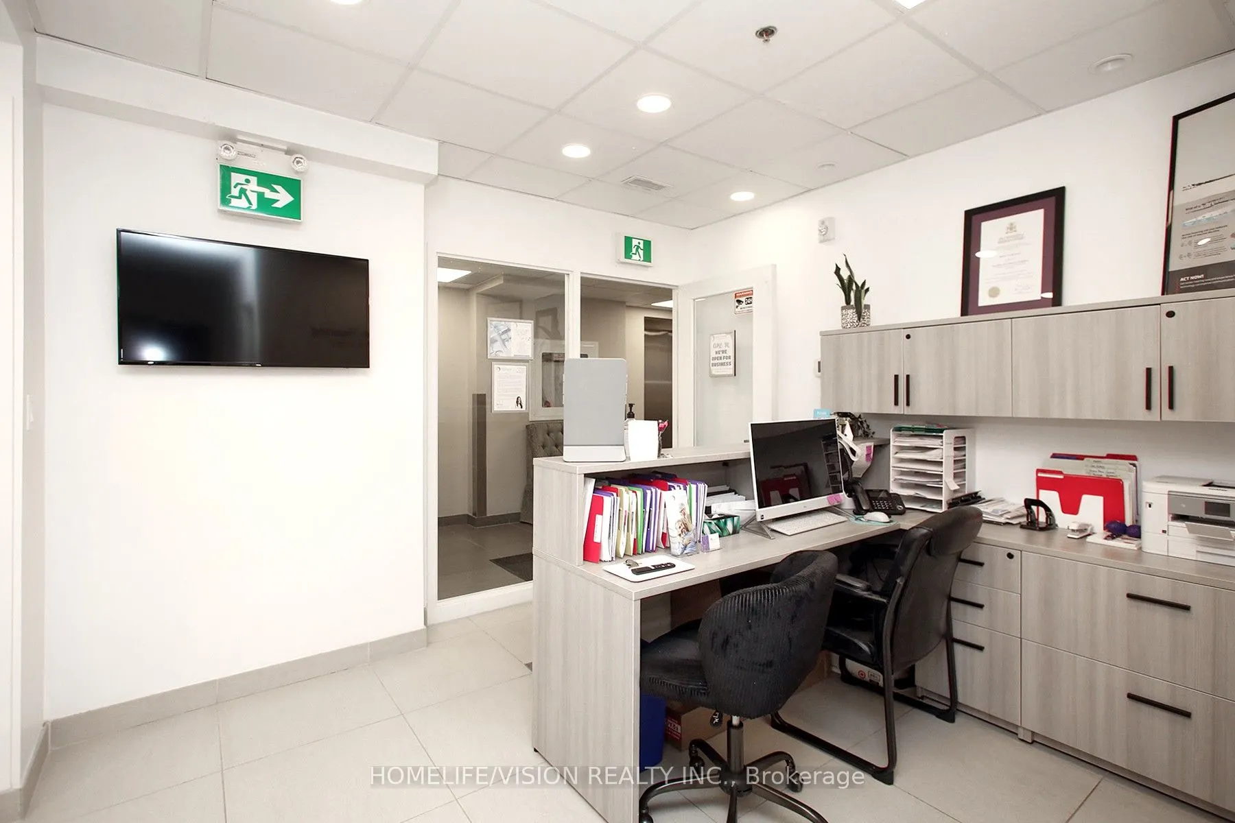 418 Eglinton Avenue W