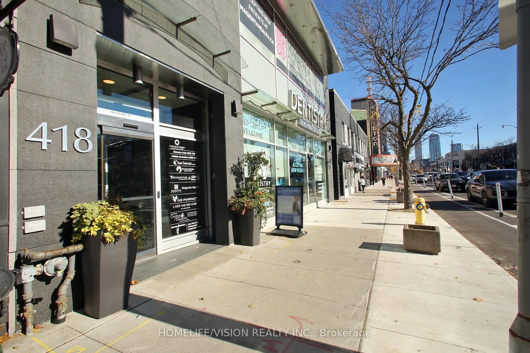 418 Eglinton Avenue W