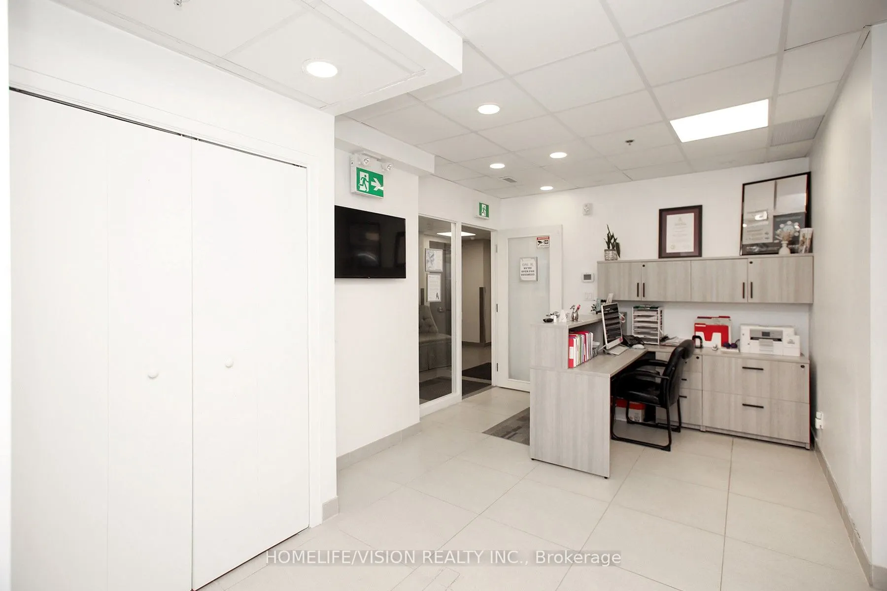 418 Eglinton Avenue W